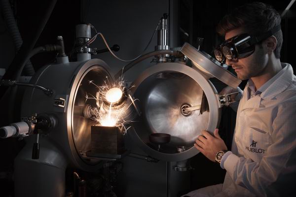一枚融合了高科技的腕表是如何诞生的？探秘瑞士宇舶表工厂