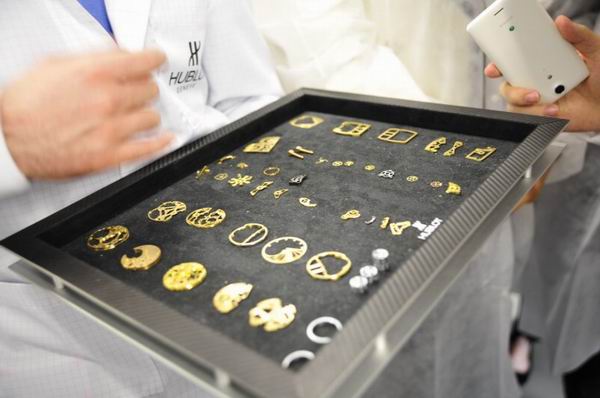 一枚融合了高科技的腕表是如何诞生的？探秘瑞士宇舶表工厂