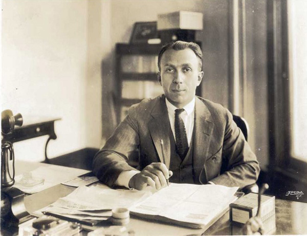 1940年的好莱坞，怎样意识到一场战争正在发生