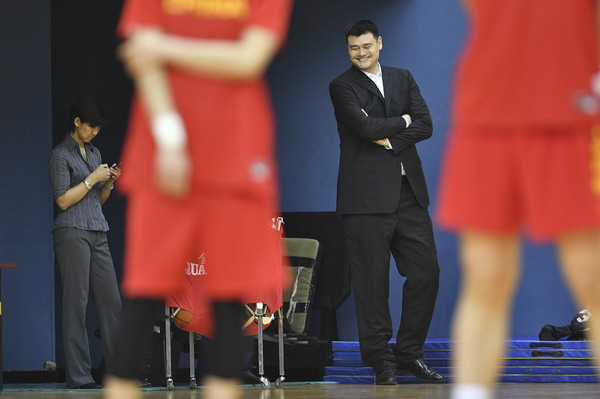 为当篮协主席姚明推掉天价代言，当时他就念了两句诗……