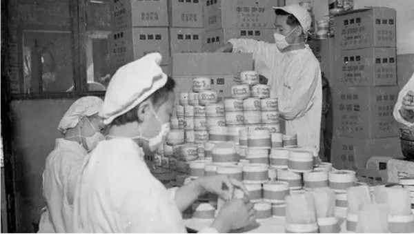 “毕竟不算太坏，还可以吃吃考非”：海派文化里的咖啡味道