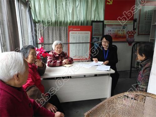 带着诚心“走”邻里 “帮服” 惠民落实处.JPG