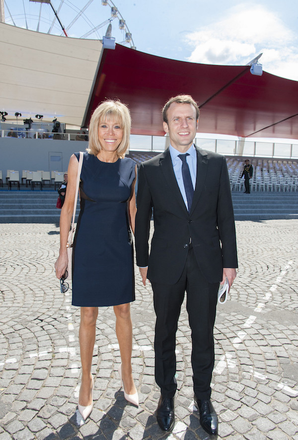 她可能不是法国第一夫人里最美的，但绝对是最自信的