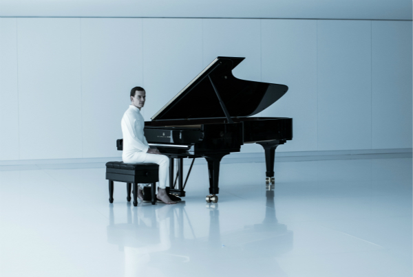 《异形：契约》定档6月16日，比北美约晚一个月