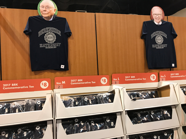 手记｜中国观众攻占奥马哈，巴菲特时刻为自己代言