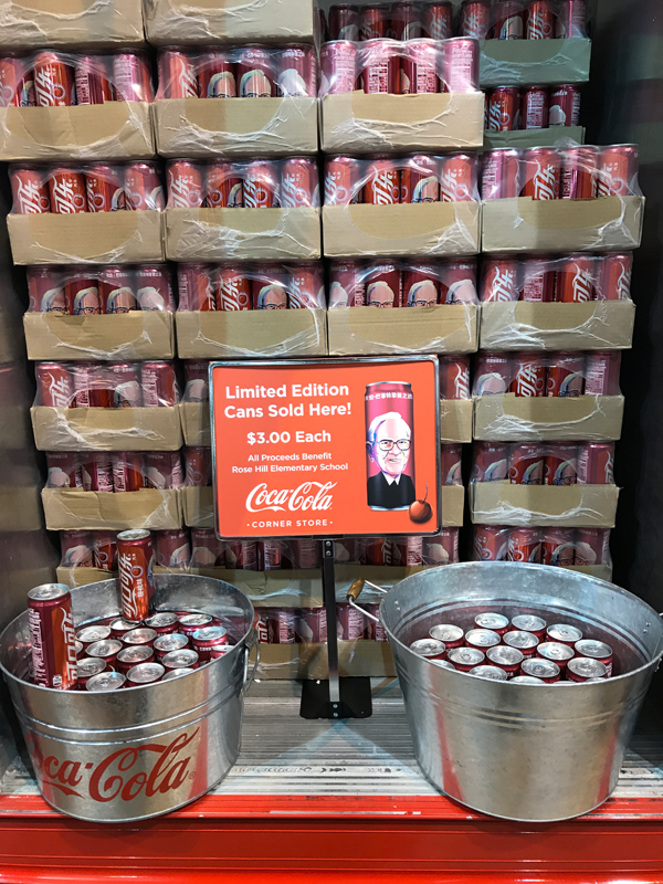 手记｜中国观众攻占奥马哈，巴菲特时刻为自己代言