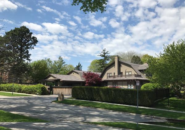 手记｜中国观众攻占奥马哈，巴菲特时刻为自己代言