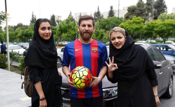 梅西新替身有着落了！因为太像，这个伊朗小伙被请进警察局