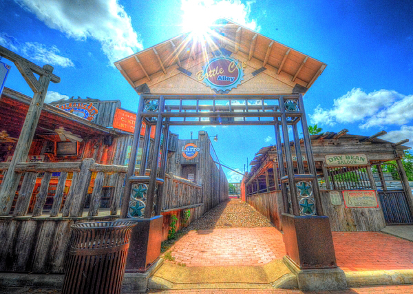 趣看｜瓶盖铺路也能成景点？米国有条瓶盖小巷