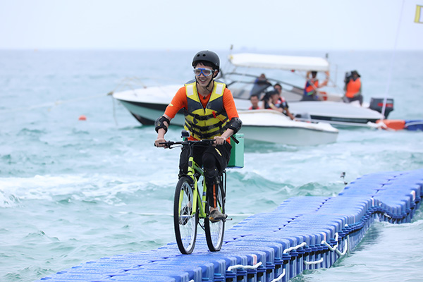 看电视丨郑恺和女友加盟《我们相爱吧》，上演“修炼爱情课”