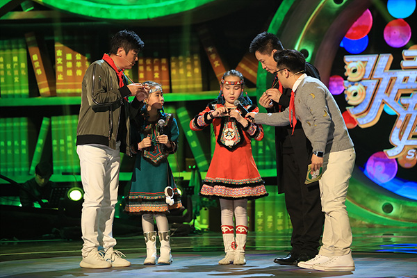 看电视丨郑恺和女友加盟《我们相爱吧》，上演“修炼爱情课”