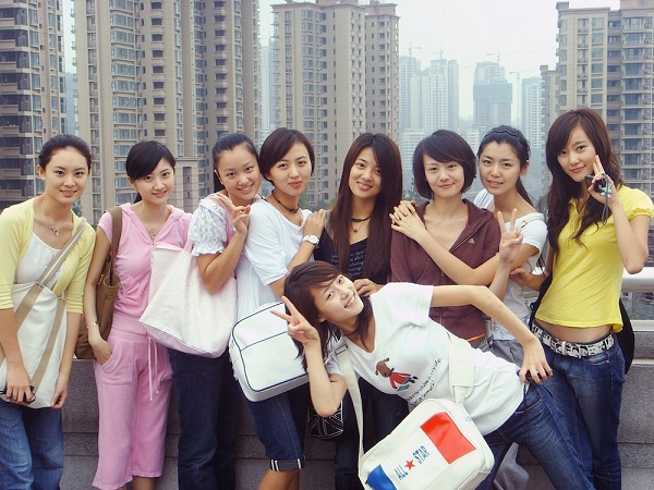 晚安｜有女艺人的地方就有江湖