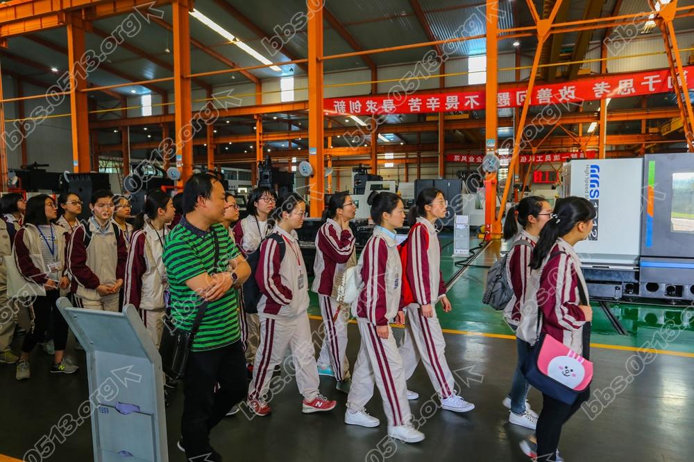 南通中学走近中国制造感受工匠精神社会实践 (4).jpg