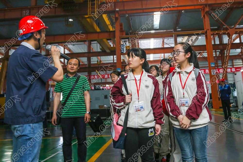 南通中学走近中国制造感受工匠精神社会实践 (6).jpg