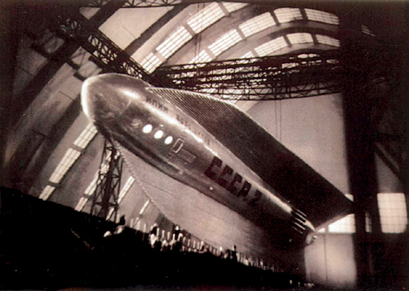 老电影中的宇宙飞船