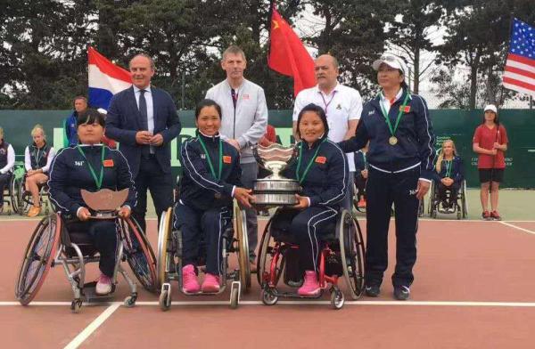 中国轮椅网球队获女团世界冠军！她们要为汶川地震弥合伤口