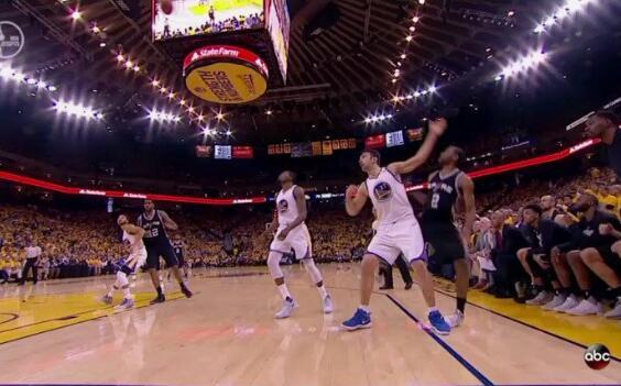 领先25分惨遭勇士逆转！这是波波维奇马刺生涯耻辱一战