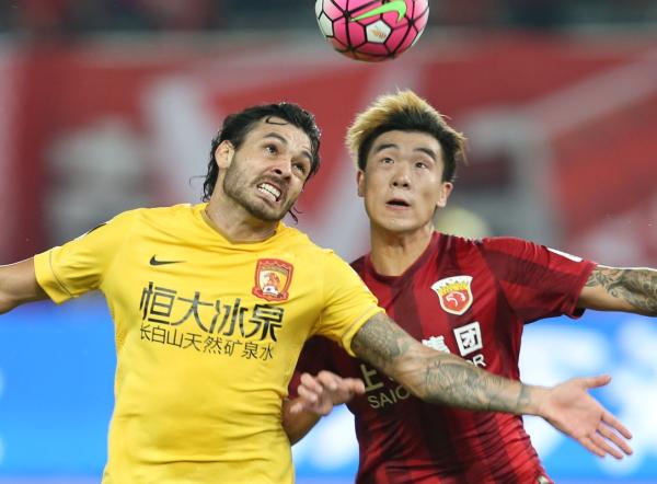 当中超都在拼外援时，有支队伍的中国球员却在不停进球……