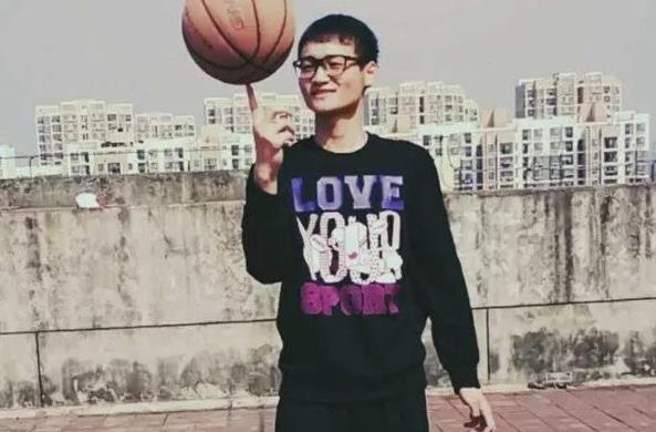 最暖心约战！球迷患肝癌网络求助，网友盖楼：我要跟你单挑