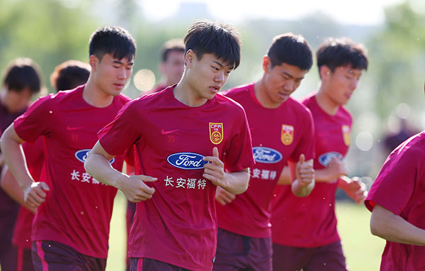 亲自调教国足“二队”，里皮只有3天时间让球员熟悉技战术