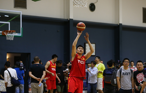 “部队化”细致管理，李楠的中国男篮红队首训足够震撼