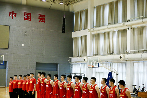 蓝队稳重、红队青春，男篮双国家队到底有何不同