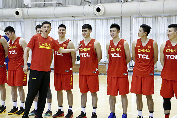 蓝队稳重、红队青春，男篮双国家队到底有何不同