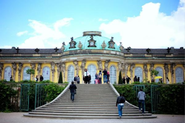 死神光顾最频繁的柏林，如何借古老传统重生