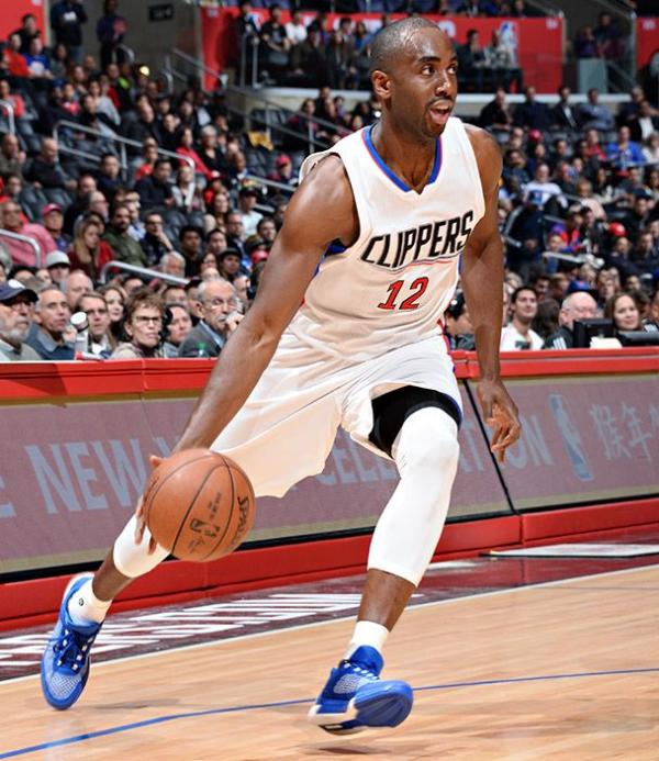 一个人改变一个国家！姚明之后，“大帝”恩比德也做到了