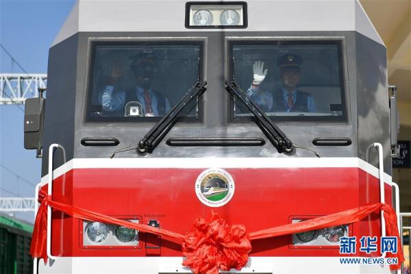 西方媒体对“中国在非洲”的报道：一种种族化的话语建构