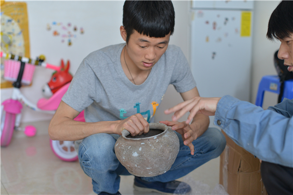 民间文物修复师：我们的手艺绝对比一般博物馆修复师要好