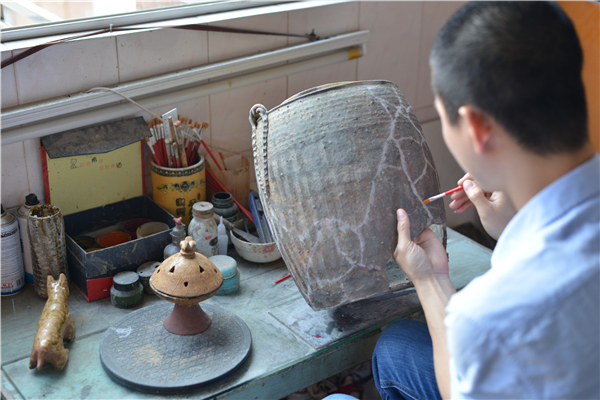 民间文物修复师：我们的手艺绝对比一般博物馆修复师要好