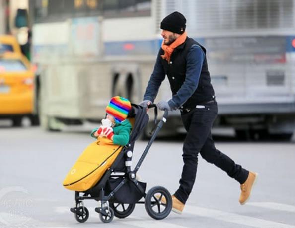 晚安｜某一线男星逆向行驶，几万网友在线围观