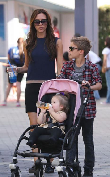 晚安｜某一线男星逆向行驶，几万网友在线围观