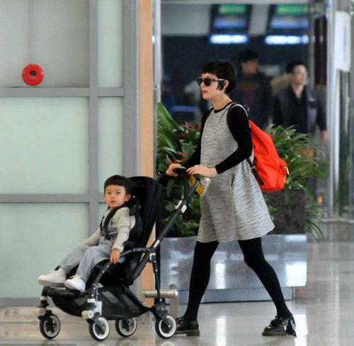 晚安｜某一线男星逆向行驶，几万网友在线围观