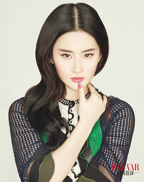 晚安｜某一线男星逆向行驶，几万网友在线围观