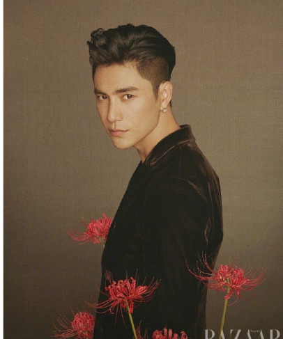 晚安｜某一线男星逆向行驶，几万网友在线围观