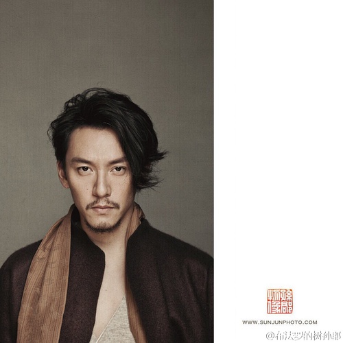 晚安｜某一线男星逆向行驶，几万网友在线围观