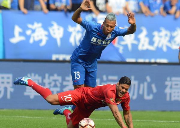 上海德比上港3比1战胜申花，武磊胡尔克秀出中超最强锋线