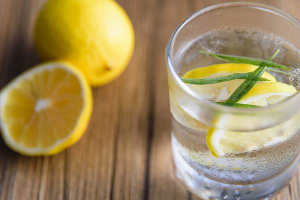 网传柠檬水美白又抗癌，夏天怎么喝才真健康