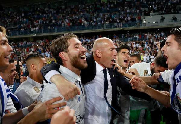 皇马时隔四年再获西甲冠军，C罗齐达内比巴萨强在哪儿