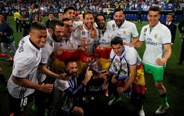 皇马时隔四年再获西甲冠军，C罗齐达内比巴萨强在哪儿