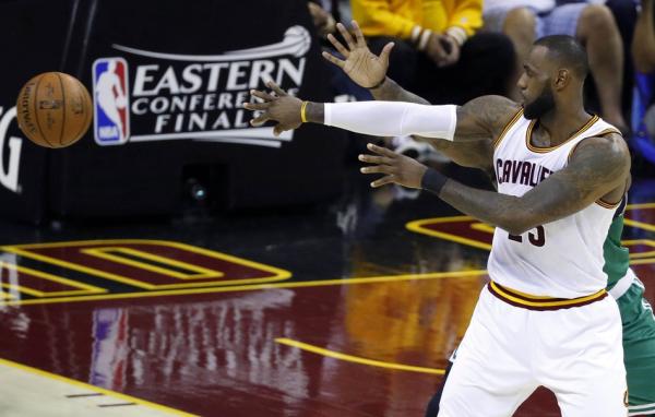 张佳玮丨惊天逆转背后：骑士不是打得差，而是打得奇怪