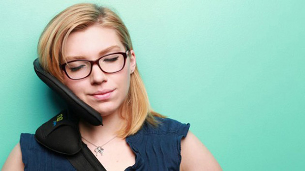 红眼航班生存指南：哪些旅行装备能给我们带来一夜好眠？