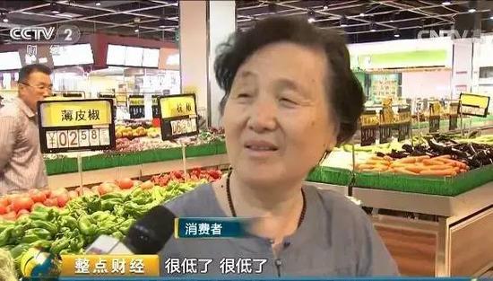 鸡蛋收购价每斤1.9元创二十年最低，养殖户贱卖母鸡