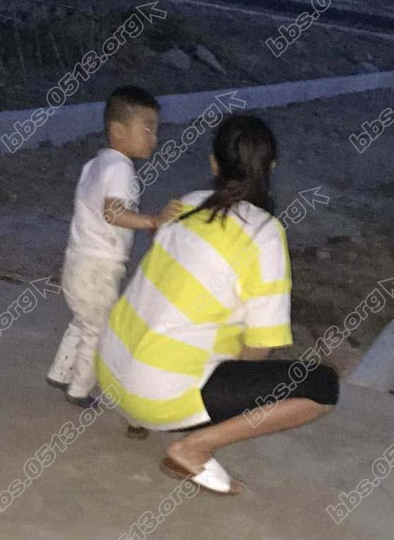 一起来执法的人员