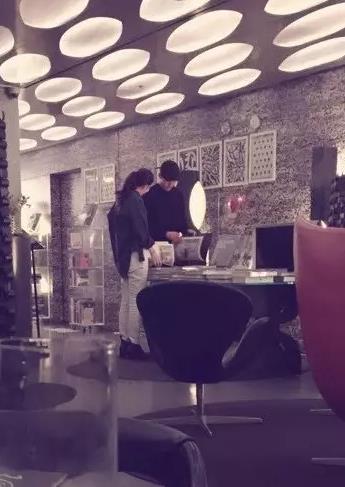 晚安｜愿世界和平，愿安心吃瓜