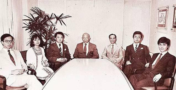 香港罗鹰石家族豪门争斗，罗康瑞指已一个多月见不到母亲