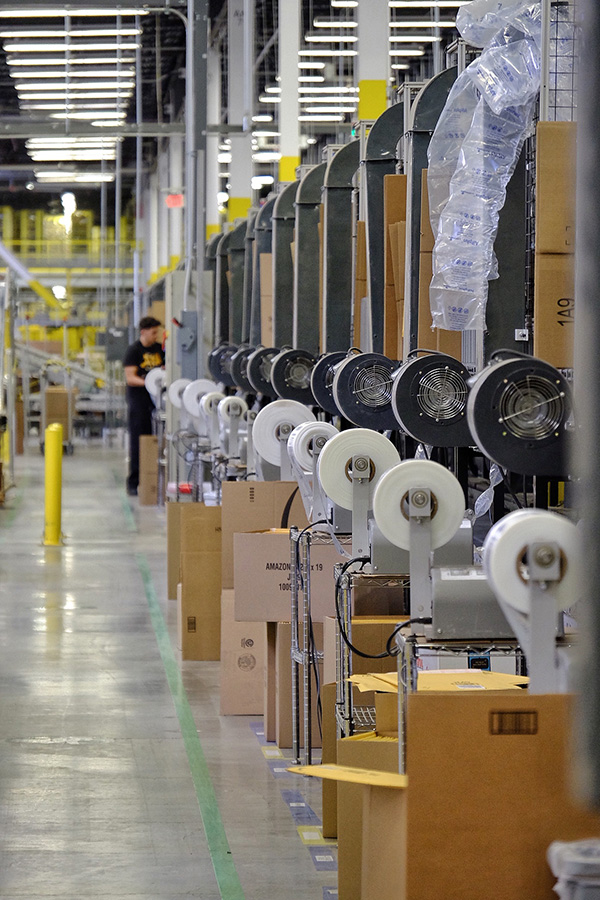 视频｜亚马逊加州运营中心探秘：1.5小时完成一个订单