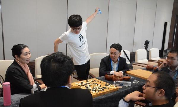 五个诸葛亮难敌一条“狗”，AI要和人类棋手分享武功秘籍